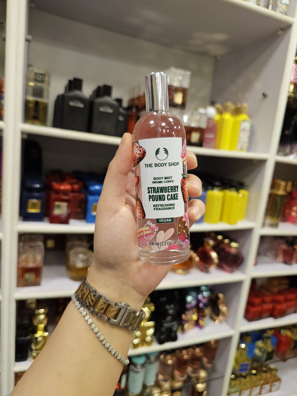 The Body Shop Strawberry Pound Cake Body Mist
